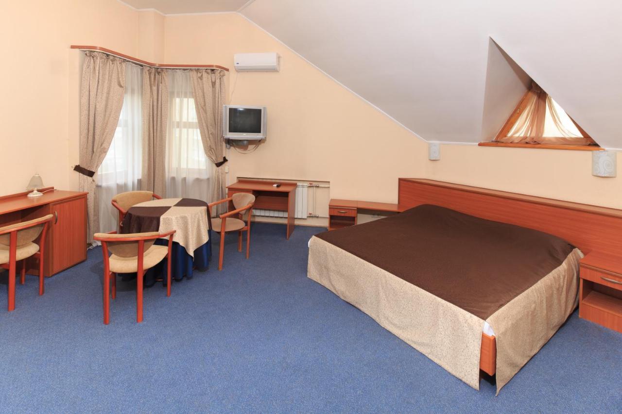 Hotel Zhayvir Kiew Exterior foto